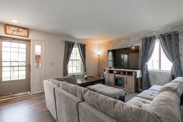 1370 Marleigh Lane, South Elgin, IL 60177