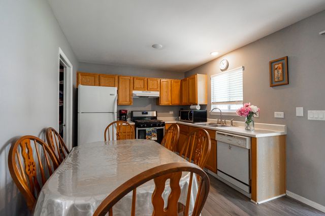 1370 Marleigh Lane, South Elgin, IL 60177