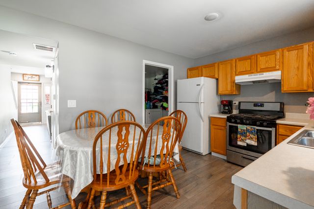 1370 Marleigh Lane, South Elgin, IL 60177