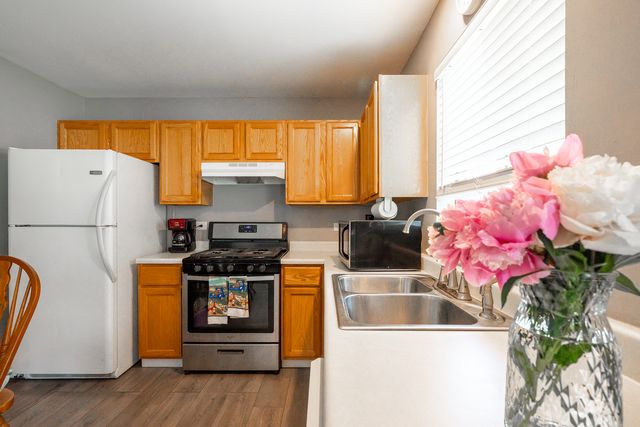 1370 Marleigh Lane, South Elgin, IL 60177