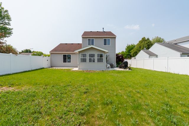 1370 Marleigh Lane, South Elgin, IL 60177