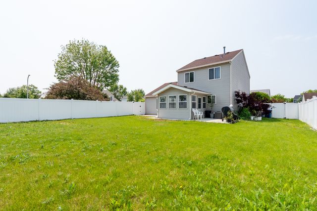 1370 Marleigh Lane, South Elgin, IL 60177