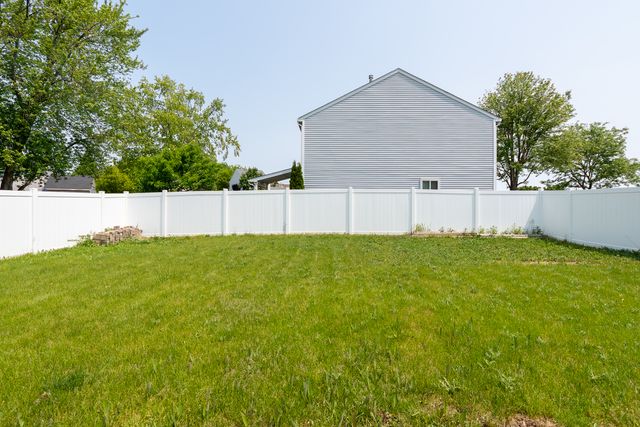 1370 Marleigh Lane, South Elgin, IL 60177