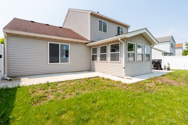 1370 Marleigh Lane, South Elgin, IL 60177