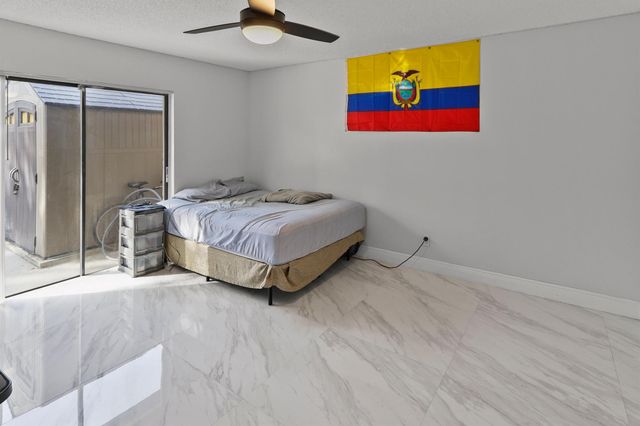 1040 Summit Place Circle A, West Palm Beach, FL 33415