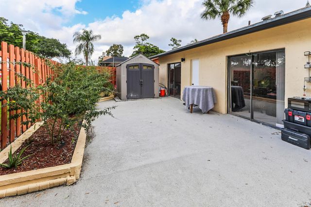 1040 Summit Place Circle A, West Palm Beach, FL 33415