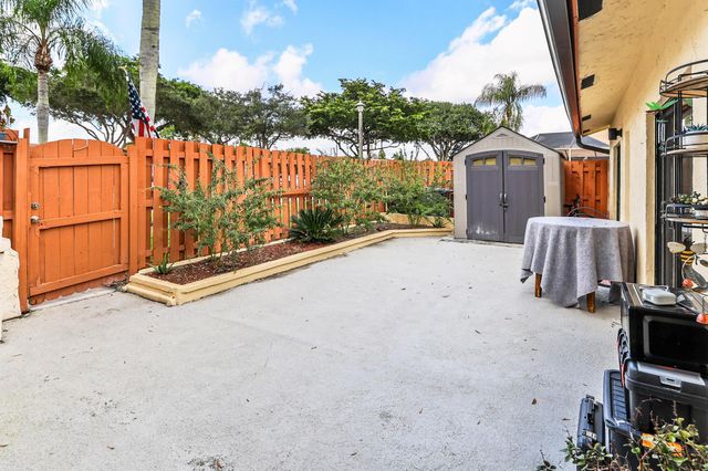 1040 Summit Place Circle A, West Palm Beach, FL 33415