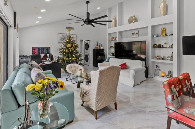 1040 Summit Place Circle A, West Palm Beach, FL 33415