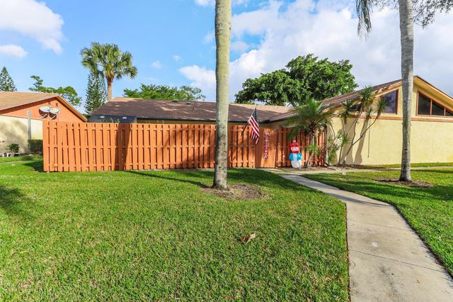 1040 Summit Place Circle A, West Palm Beach, FL 33415