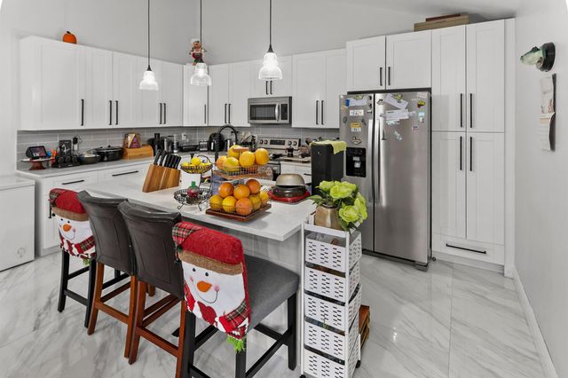 1040 Summit Place Circle A, West Palm Beach, FL 33415