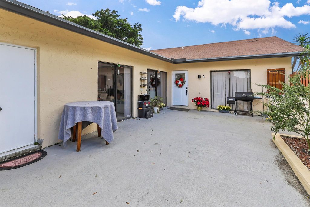 1040 Summit Place Circle A, West Palm Beach, FL 33415