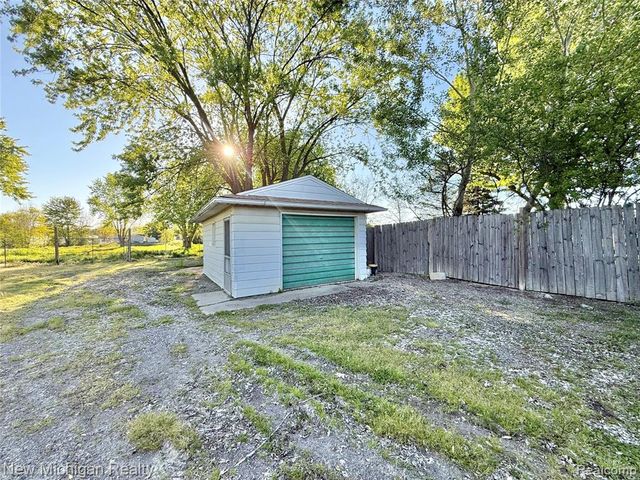 5288 Torrey Road, Mundy, MI 48507