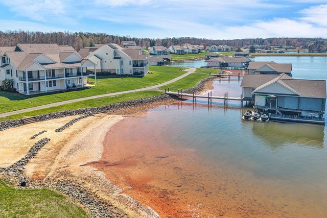 50 Brooke DR, Union Hall, VA 24176