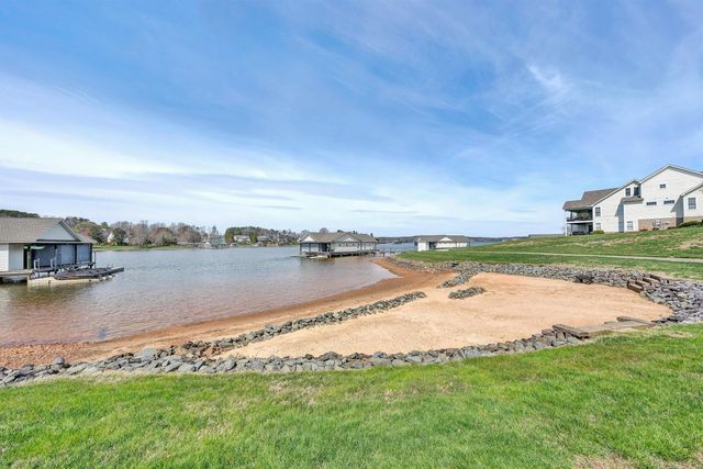 50 Brooke DR, Union Hall, VA 24176