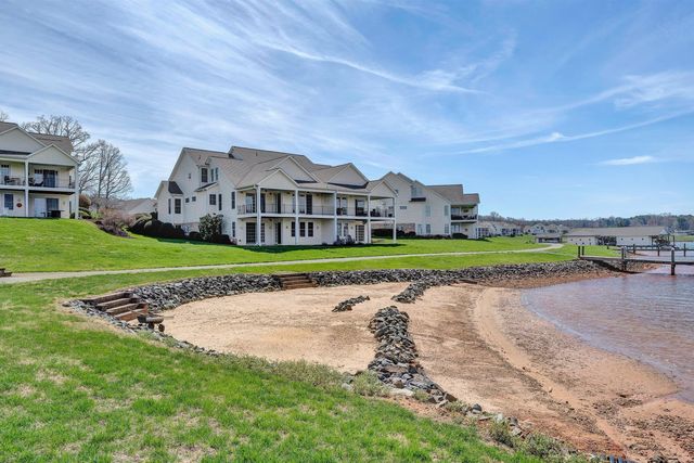 50 Brooke DR, Union Hall, VA 24176