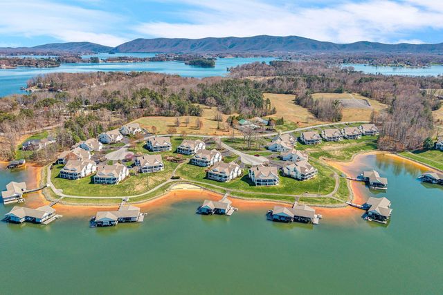 50 Brooke DR, Union Hall, VA 24176