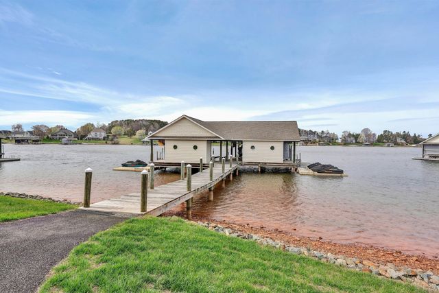 50 Brooke DR, Union Hall, VA 24176