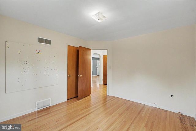 2401 EMERALD AVE, York, PA 17408