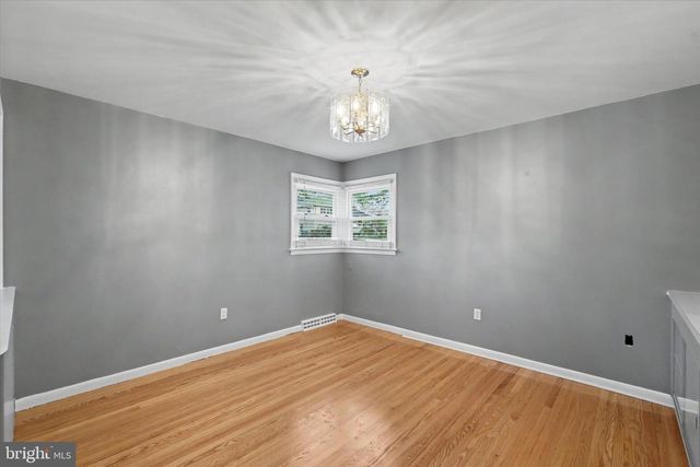 2401 EMERALD AVE, York, PA 17408
