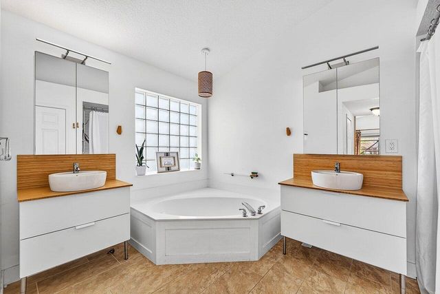 2525 Egret Lake Drive, Greenacres, FL 33413