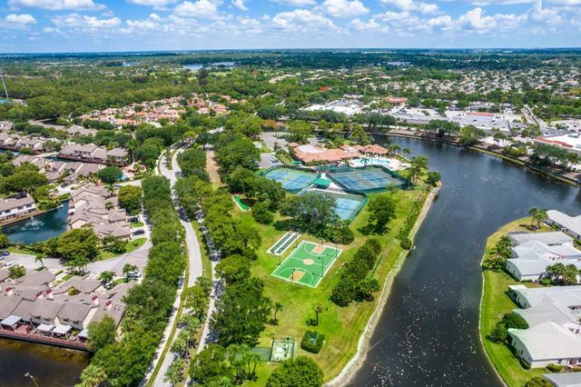 2525 Egret Lake Drive, Greenacres, FL 33413