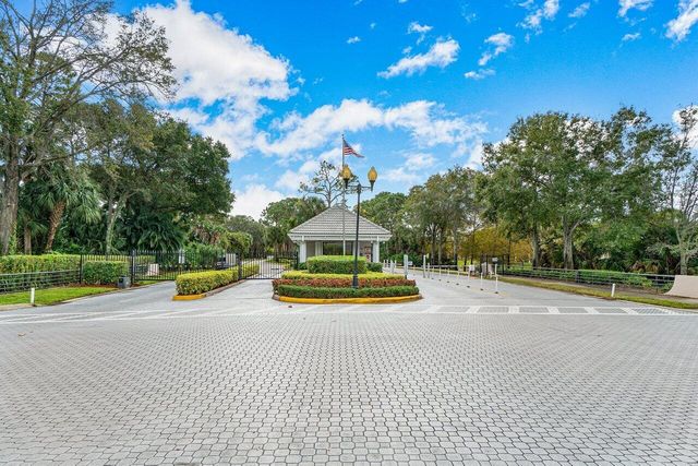 2525 Egret Lake Drive, Greenacres, FL 33413