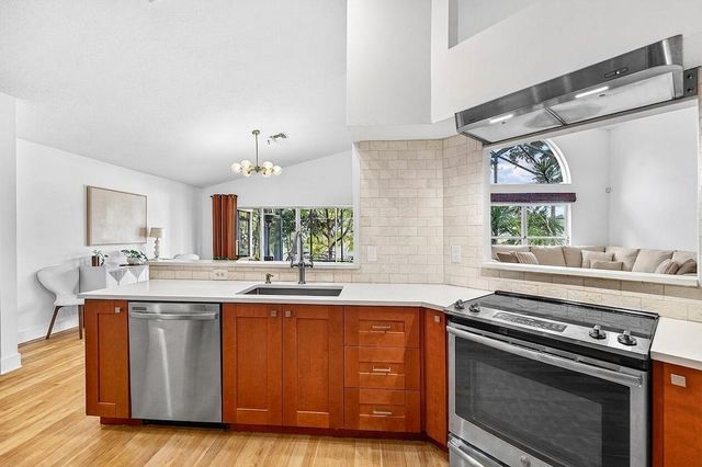 2525 Egret Lake Drive, Greenacres, FL 33413