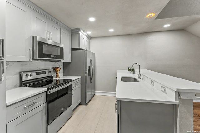 5322 Medical E206, San Antonio, TX 78240