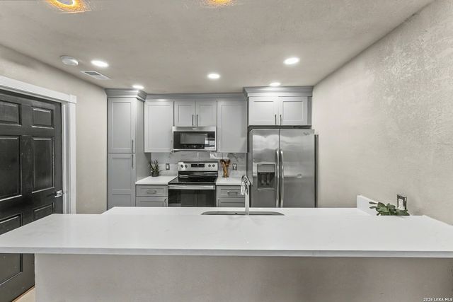 5322 Medical E206, San Antonio, TX 78240