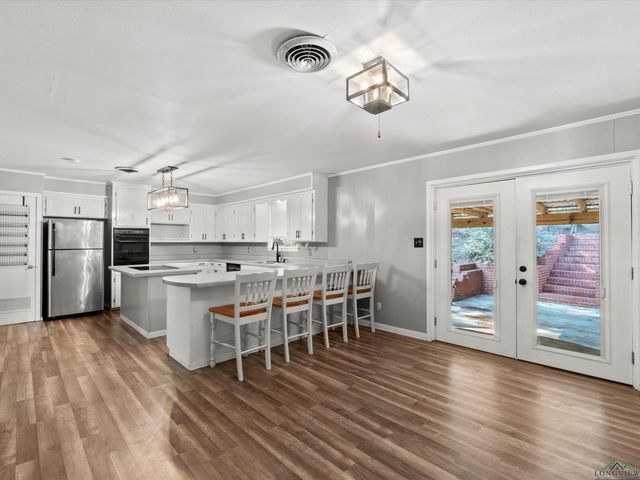 1100 WALKER DR, Daingerfield, TX 75638