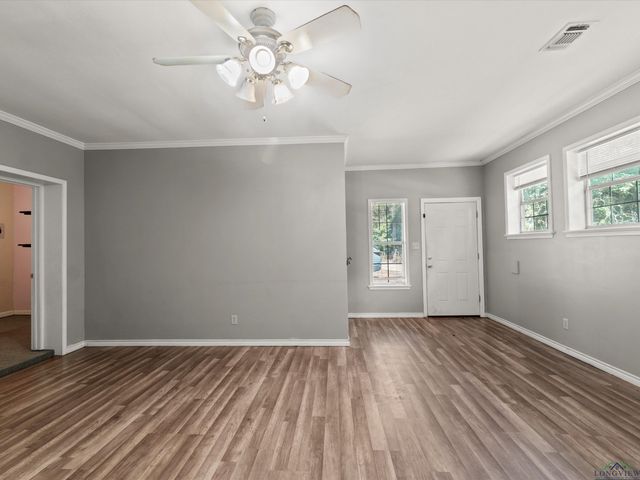 1100 WALKER DR, Daingerfield, TX 75638