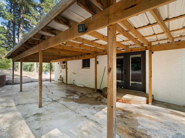 1100 WALKER DR, Daingerfield, TX 75638