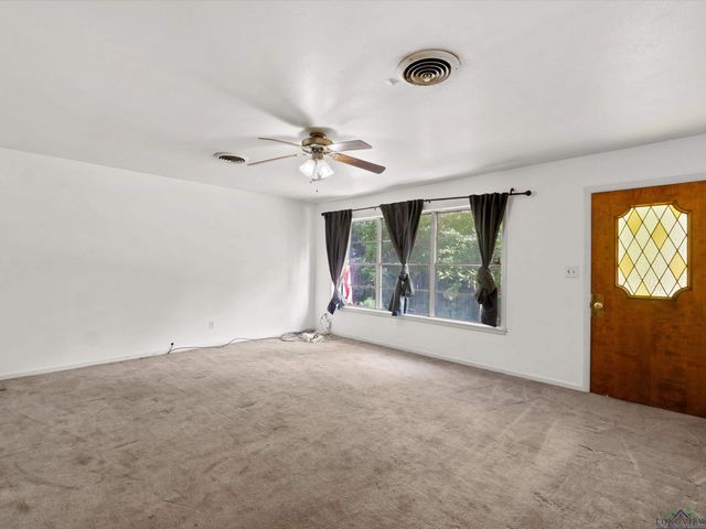 1100 WALKER DR, Daingerfield, TX 75638