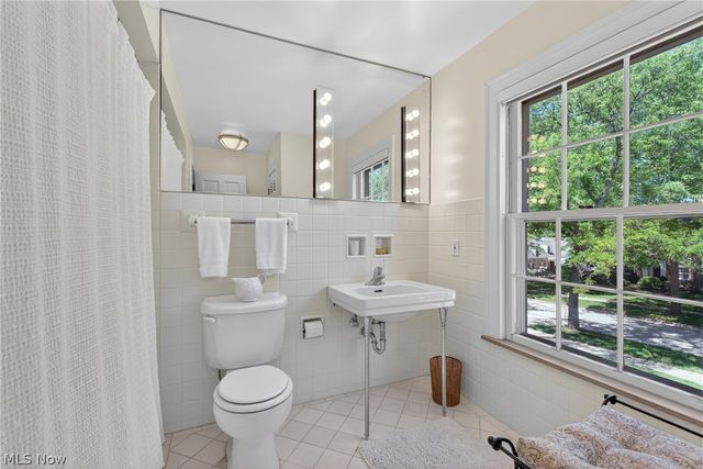23900 Stanford Road, Shaker Heights, OH 44122
