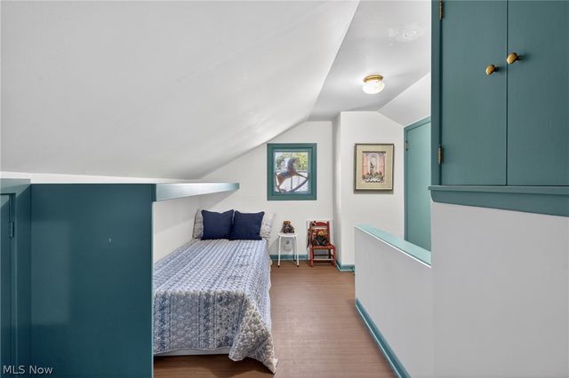 23900 Stanford Road, Shaker Heights, OH 44122