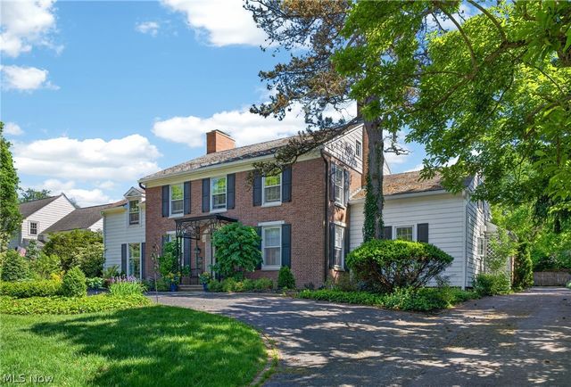 23900 Stanford Road, Shaker Heights, OH 44122