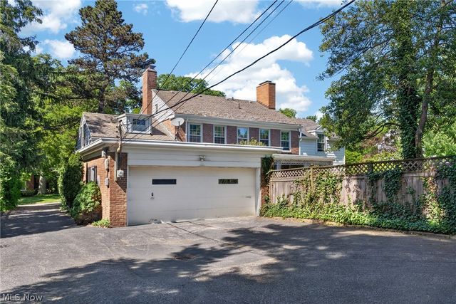 23900 Stanford Road, Shaker Heights, OH 44122
