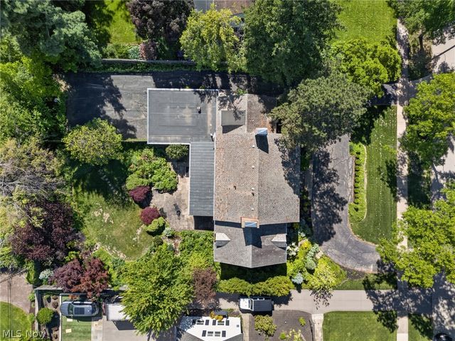 23900 Stanford Road, Shaker Heights, OH 44122