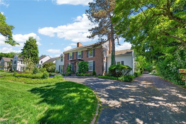 23900 Stanford Road, Shaker Heights, OH 44122