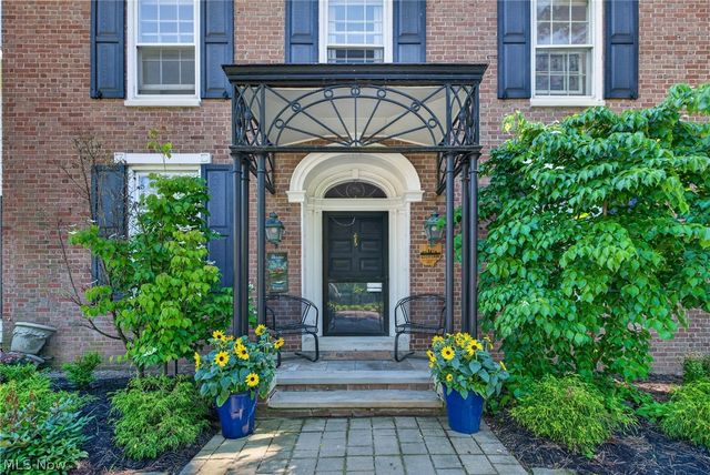 23900 Stanford Road, Shaker Heights, OH 44122