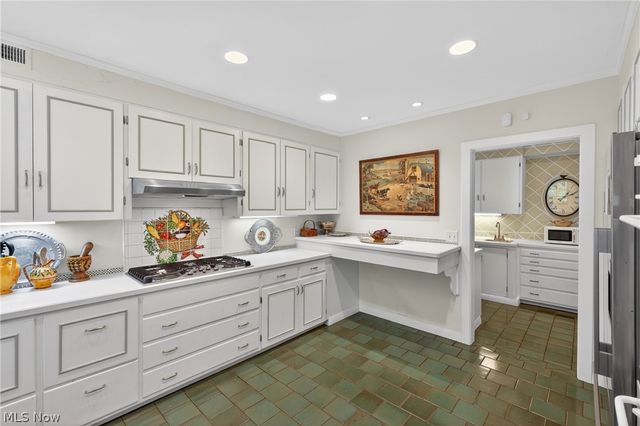 23900 Stanford Road, Shaker Heights, OH 44122
