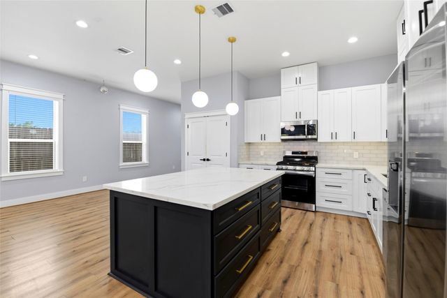 6476 Tc Jester Boulevard, Houston, TX 77091