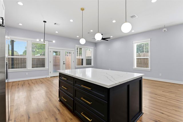 6476 Tc Jester Boulevard, Houston, TX 77091