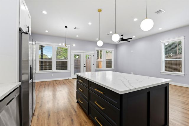 6476 Tc Jester Boulevard, Houston, TX 77091