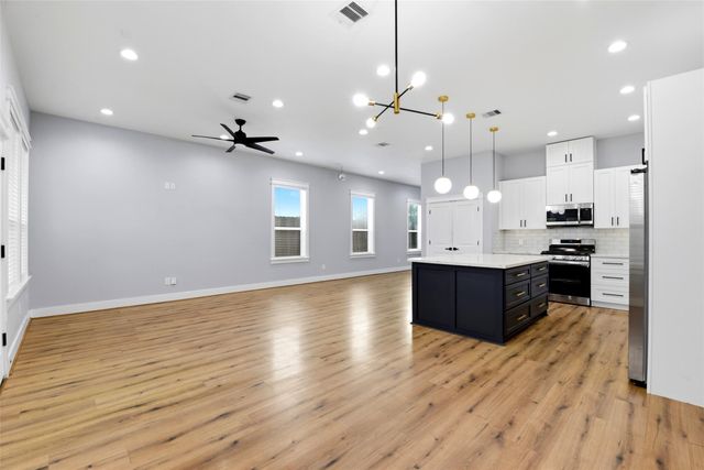6476 Tc Jester Boulevard, Houston, TX 77091