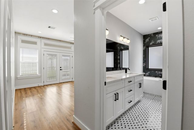 6476 Tc Jester Boulevard, Houston, TX 77091