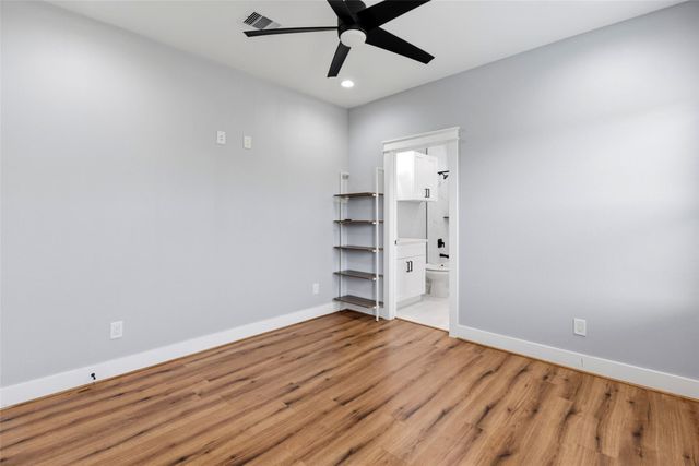 6476 Tc Jester Boulevard, Houston, TX 77091