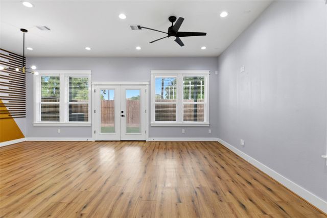 6476 Tc Jester Boulevard, Houston, TX 77091