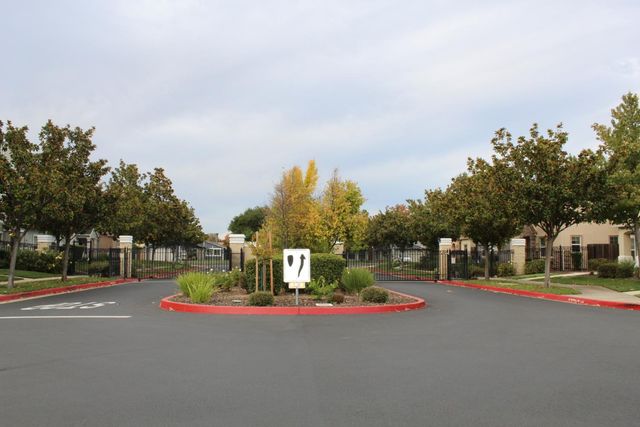 531 Ashwick Loop, Sacramento, CA 95823