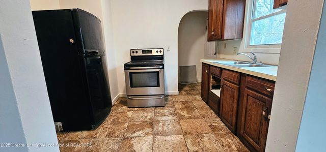 1016 Cleo Street, Lansing, MI 48915